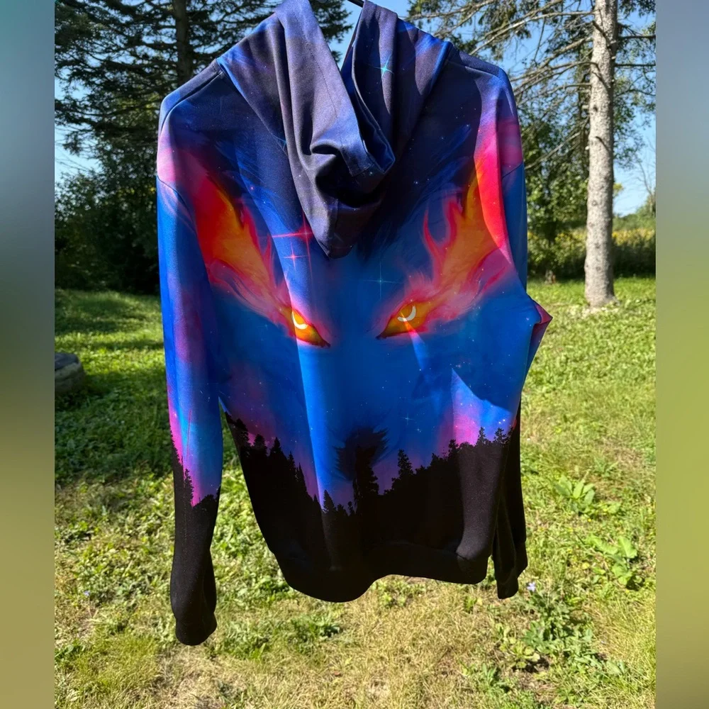 Vibrant Wolf Graphic Hoodie - Picture 4 of 12